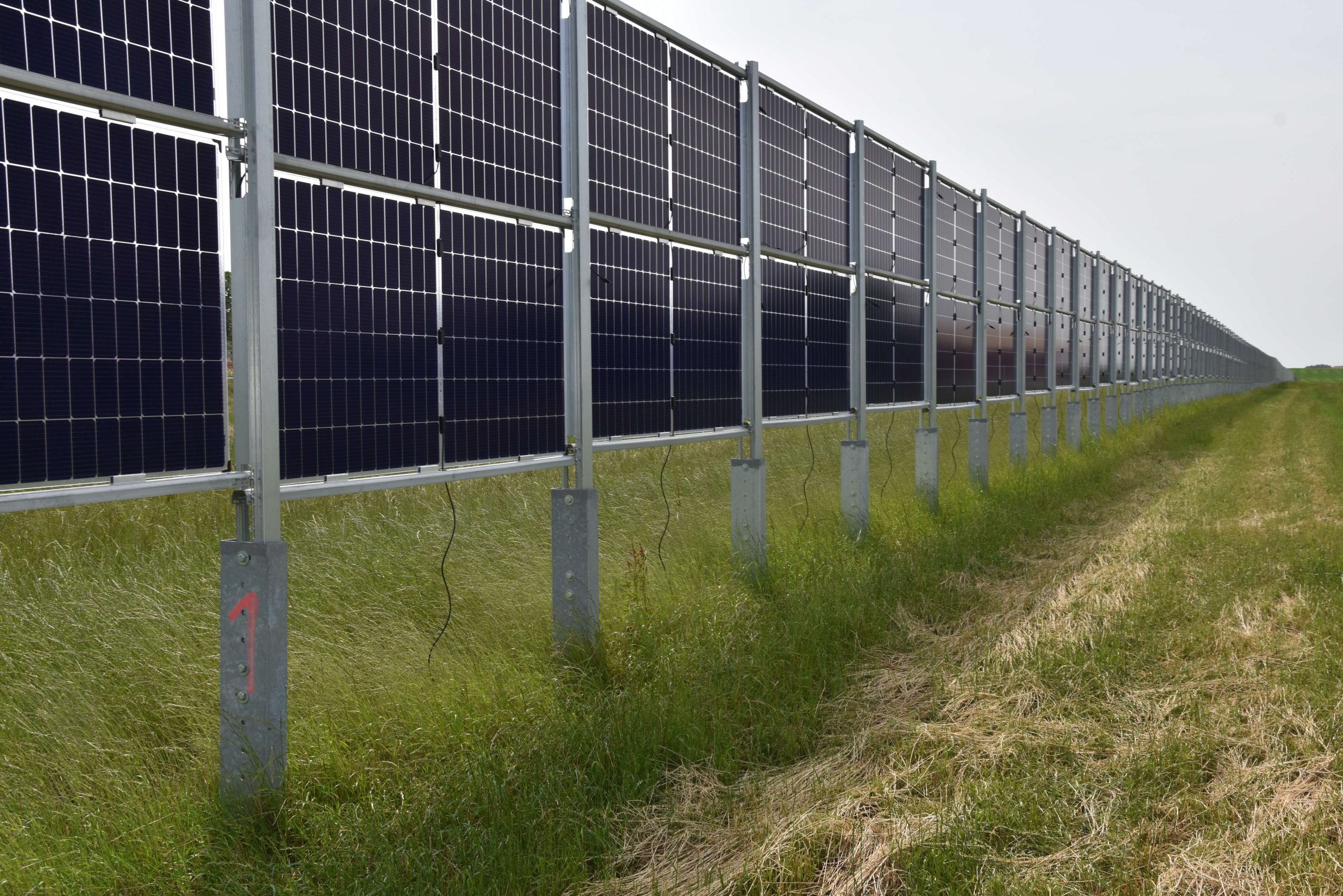 „Agri-Solarpark“ in  Kirchweidach im Bau